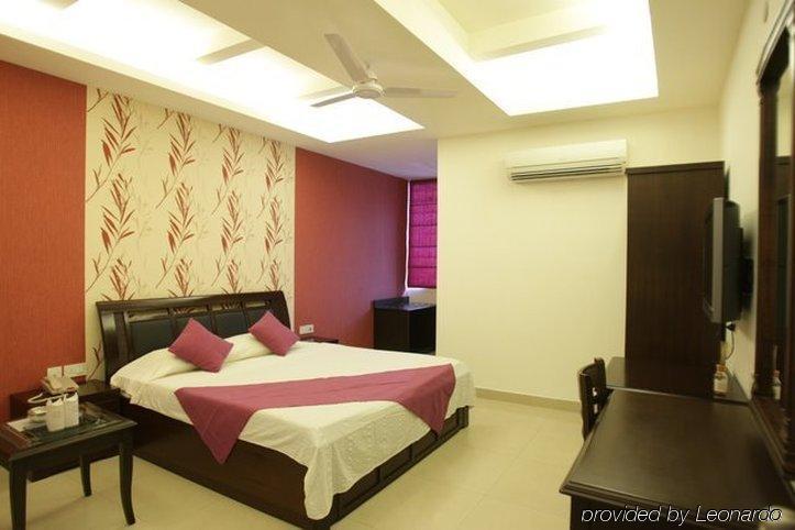 Hotel Clark Heights New Delhi Rum bild