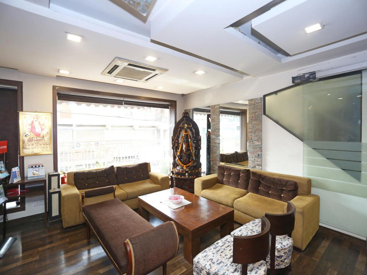 Hotel Clark Heights New Delhi Exteriör bild