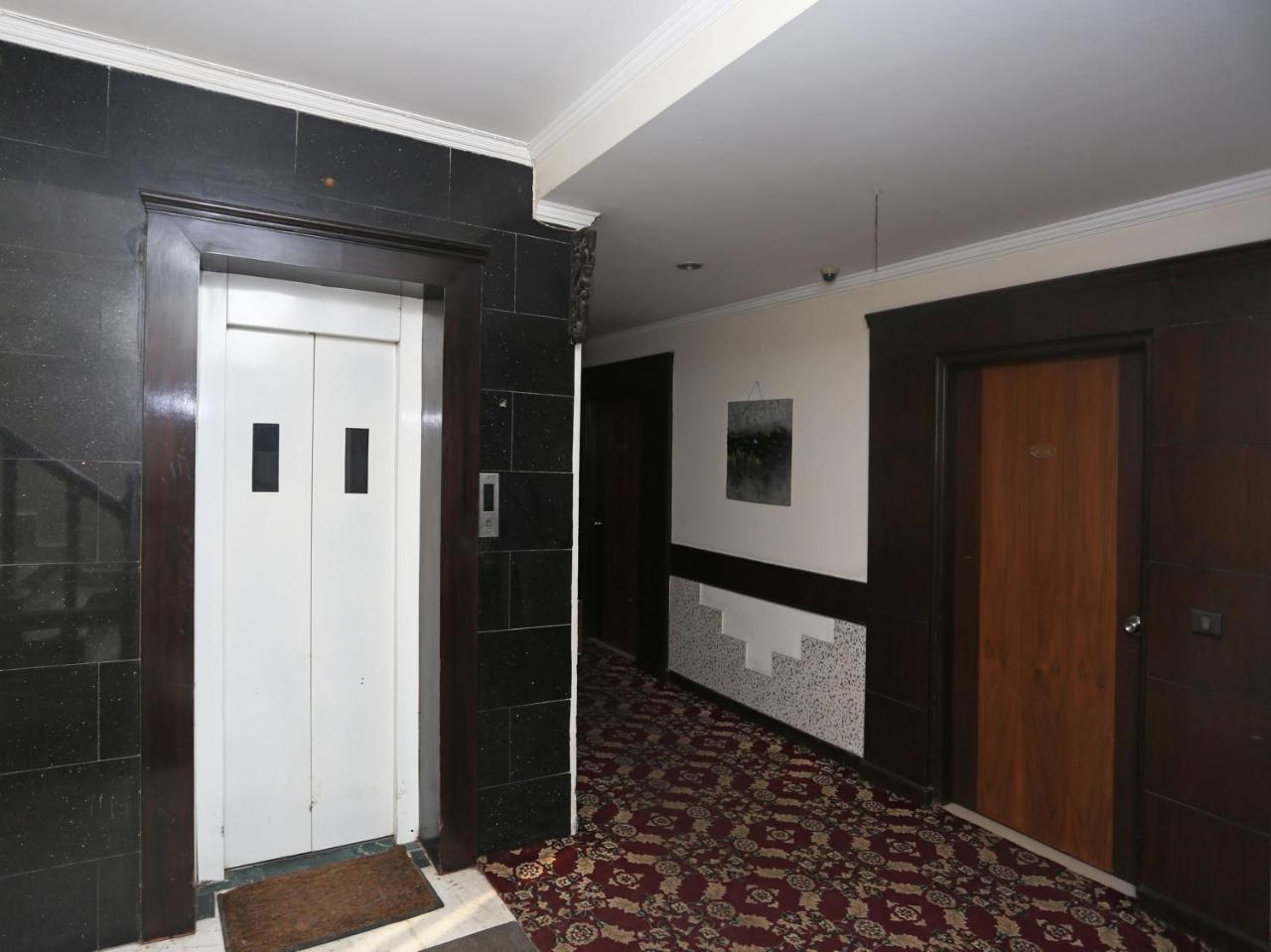 Hotel Clark Heights New Delhi Exteriör bild